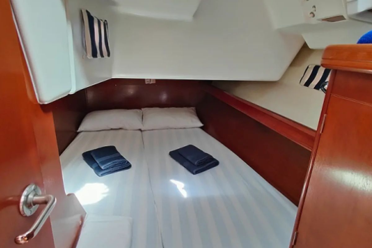 Cabin on Crete, a Beneteau Oceanis Clipper 393 sailboat at Athens, Marina Delta Kallithea, Greece
