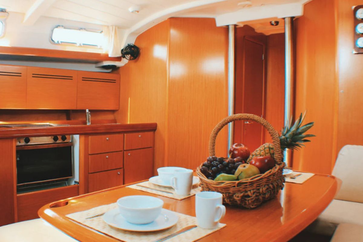 Salon of Estera, a Beneteau Cyclades 43.4 sailboat at Marina Delta Kallithea, Greece