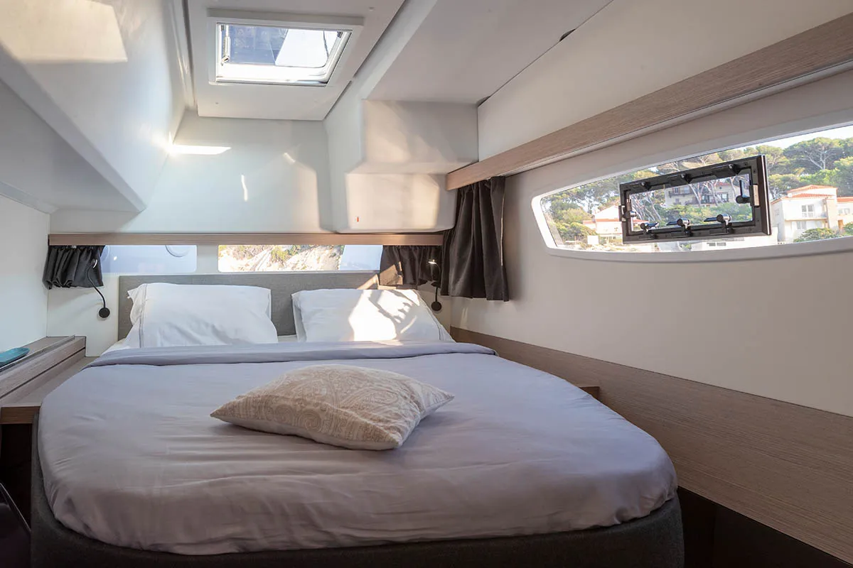 Cabin on Monkey Puppy, a Fountaine Pajot Isla 40 catamaran at Athens, Greece
