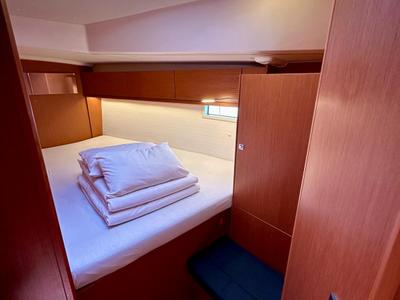 Cabin on Nala, a Bavaria Cruiser 46 sailboat at Općina Sukošan, Croatia