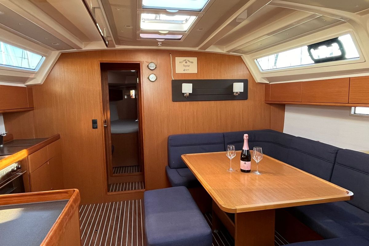 Cabin on Nala, a Bavaria Cruiser 46 sailboat at Općina Sukošan, Croatia