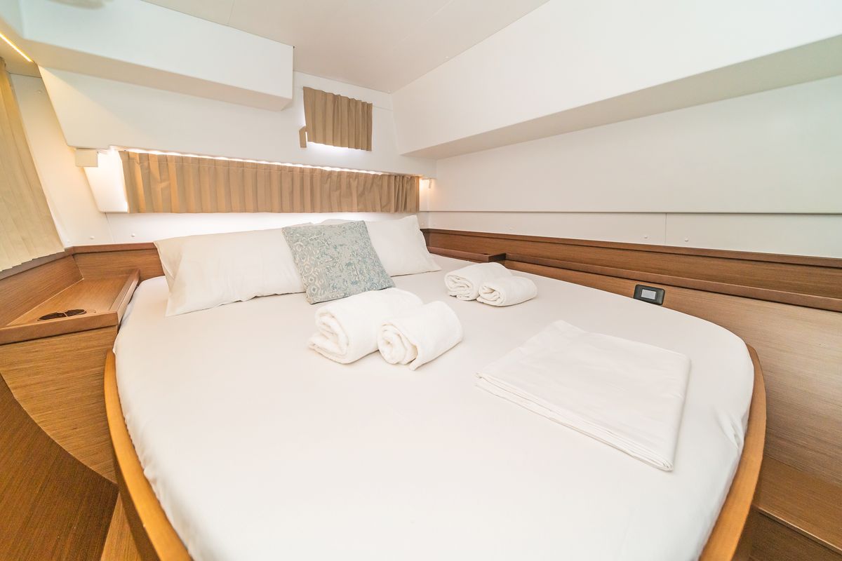 Cabin on Equilibrium, a Lagoon 42 catamaran at Gouvia, Greece