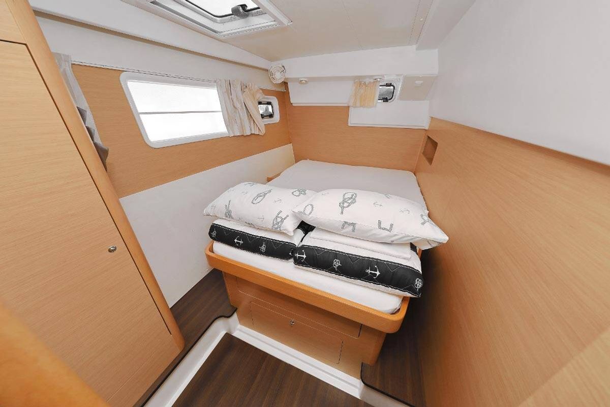 Cabin on Caribbean, a Lagoon 400 catamaran at Općina Medulin, Croatia