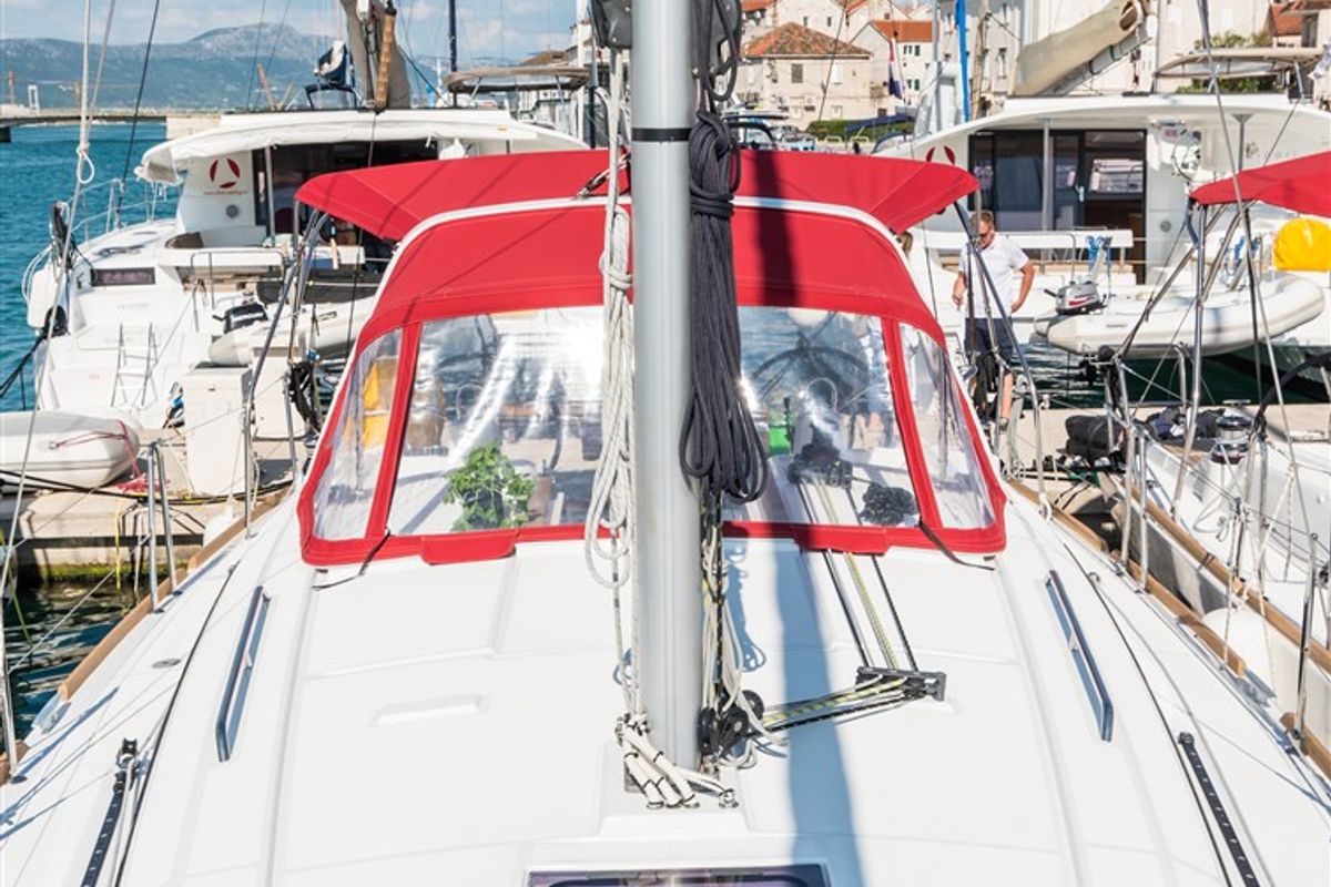 Deck of Rusalka, a Beneteau Oceanis 38 sailboat at Općina Medulin, Croatia