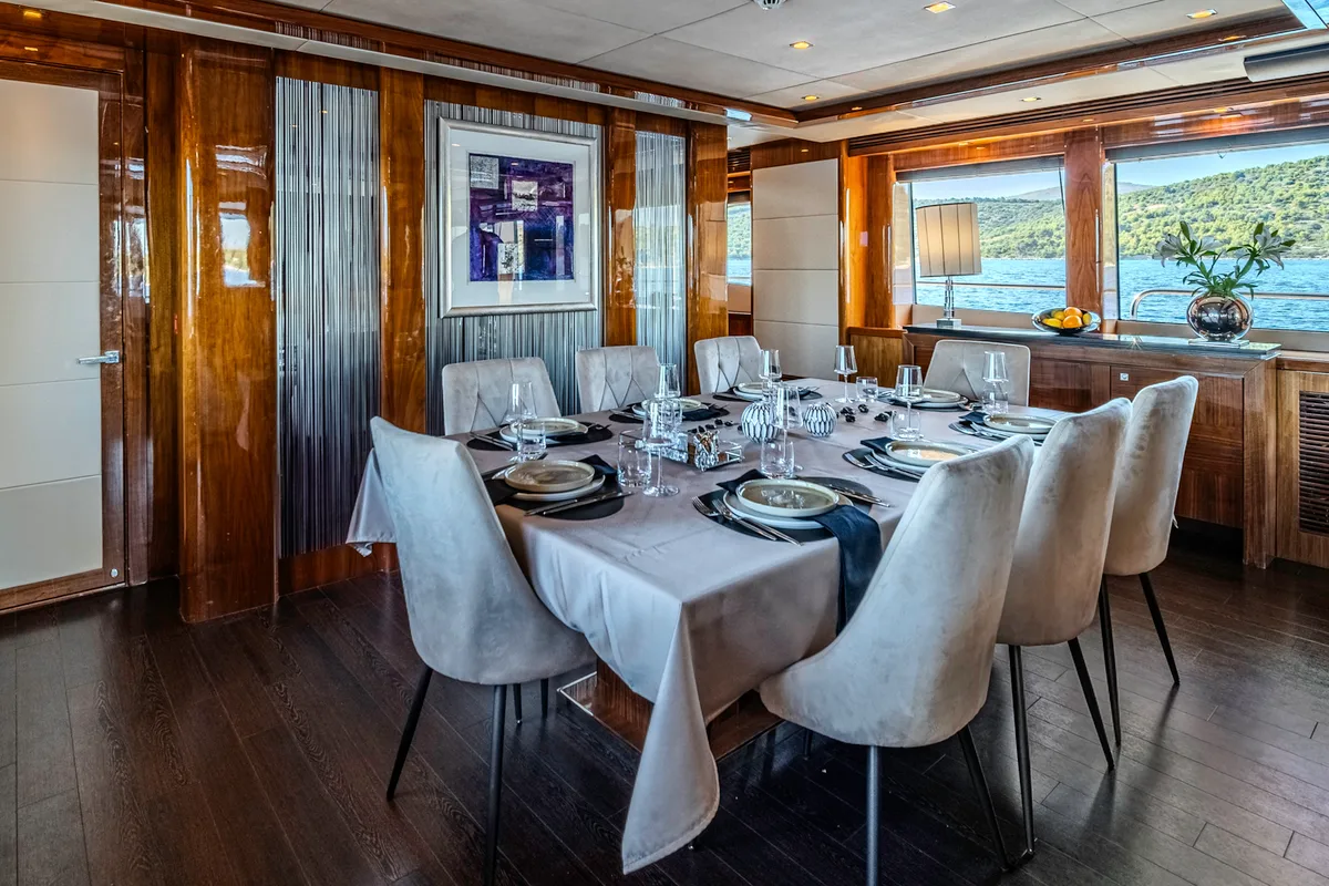 Salon of Arago, a Sunseeker Yacht 34M yacht at Grad Trogir, Croatia