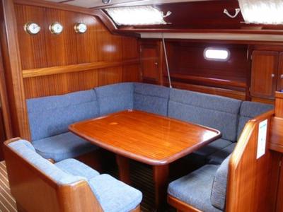 Salon of SY Zoe, a Bavaria 47 sailboat at Gouvia, Greece
