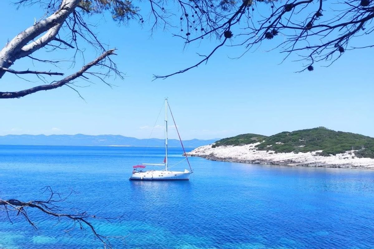Exterior view of M&M, a Beneteau Oceanis 411 Celebration sailboat at Grad Omiš, Croatia