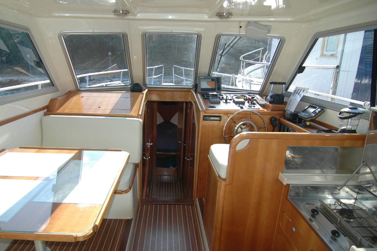 Cockpit of Fjaka, a SAS - Vektor Adria 1002 motorboat at Općina Sukošan, Croatia