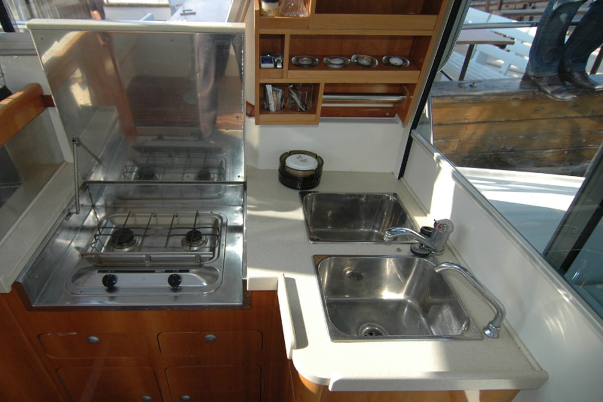 Galley of Fjaka, a SAS - Vektor Adria 1002 motorboat at Općina Sukošan, Croatia