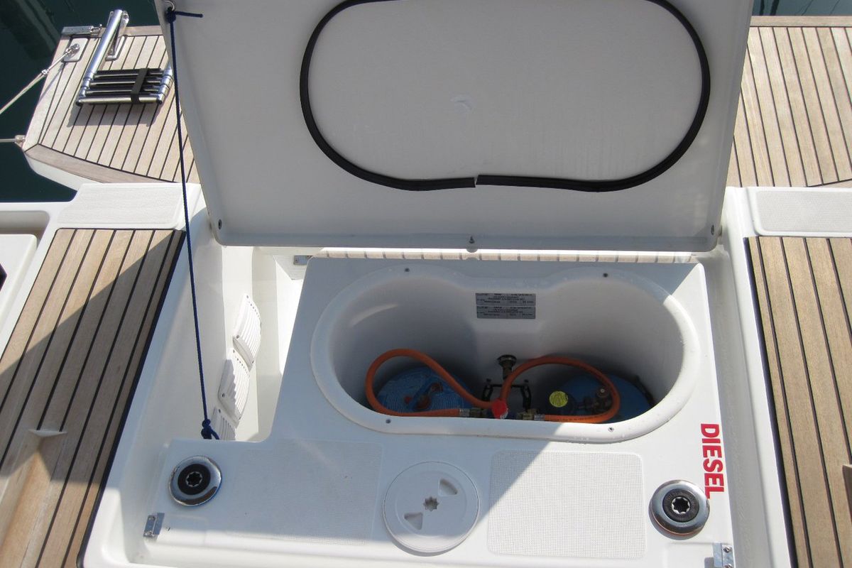 Stella, a Beneteau Oceanis 41.1 sailboat at Capo d'Orlando, Italy