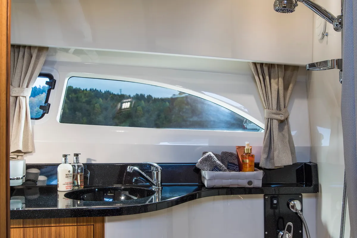 Head on Pepper, a Marex 310 Sun Cruiser motorboat at Corfu, Greece