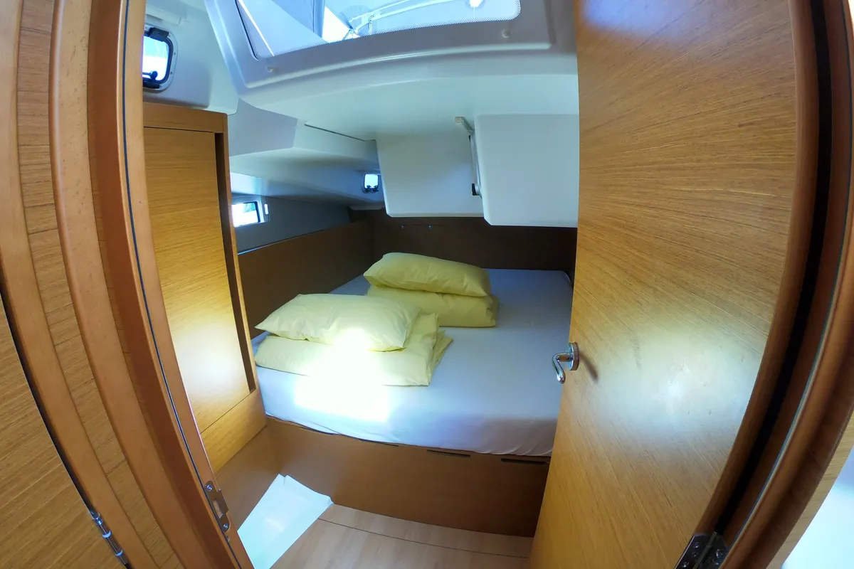 Cabin on Nonna, a Jeanneau Sun Odyssey 490 sailboat at Grad Šibenik, Croatia