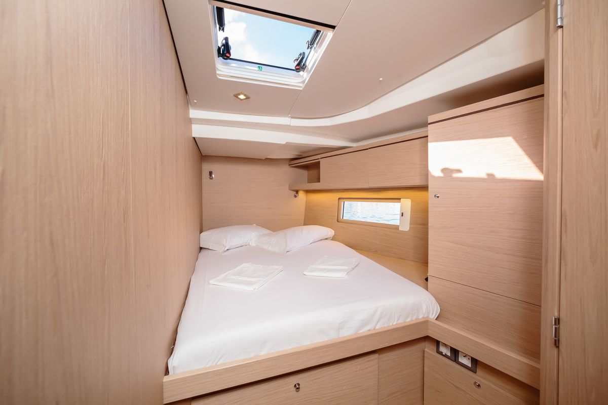 Cabin on Maelle - Standard line, a Beneteau Oceanis 51.1 sailboat at Tonnarella, Italy
