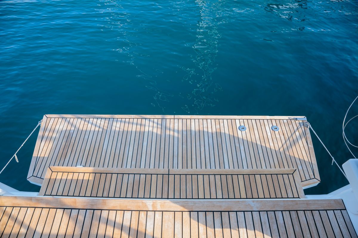 Deck of Maelle - Standard line, a Beneteau Oceanis 51.1 sailboat at Tonnarella, Italy