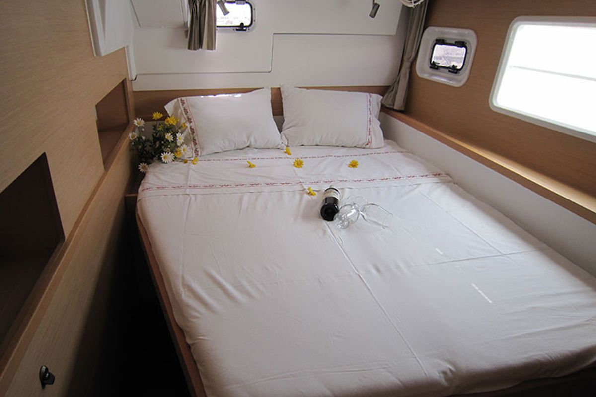 Cabin on Emerald Seas, a Lagoon 400 S2 catamaran at Lavreotiki Municipal Unit, Greece