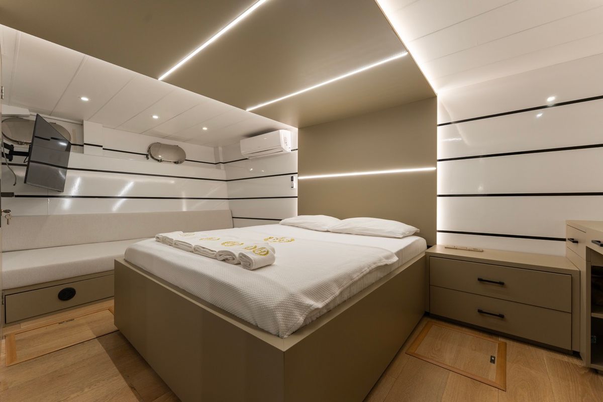 Cabin on BEYEFENDI H, a Falcon Yachts Beyefendi H yacht at Fethiye, Turkey