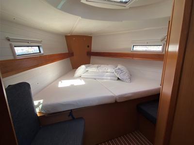 Cabin on Nia-Nya, a Bavaria Cruiser 40 sailboat at Općina Sukošan, Croatia