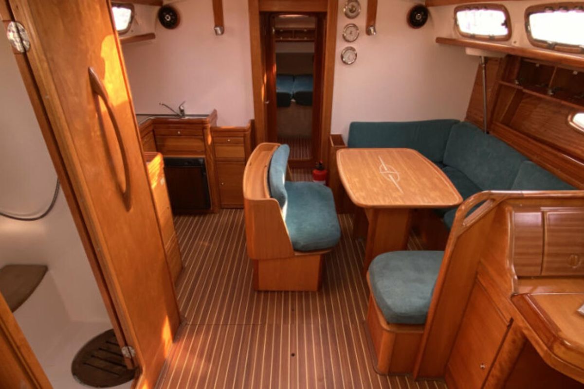 Salon of Caru, a Bavaria 46 Cruiser sailboat at Heiligenhafen, Germany