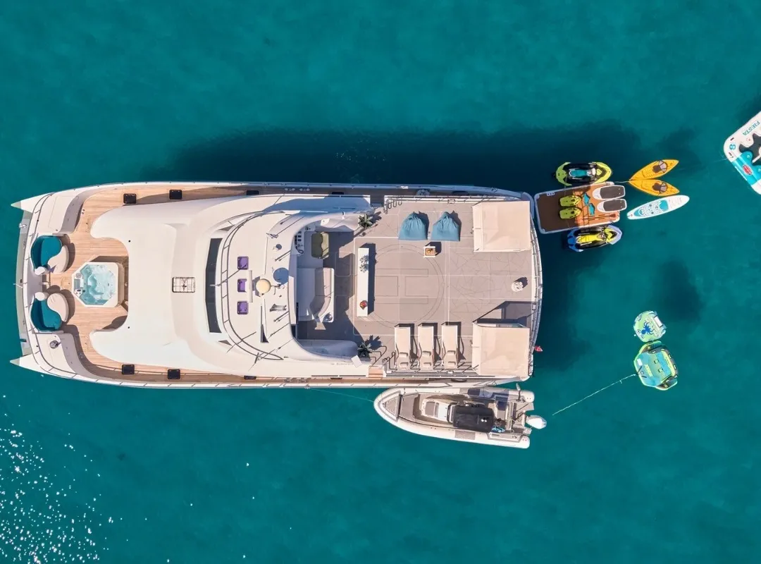 Samara, a Power Power Cat 80 catamaran at Piraeus, Greece