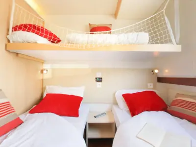 Cabin on Vision3 - Comfort Plus 31, a Cygnet Vision 3 motorboat at Portiragnes, France