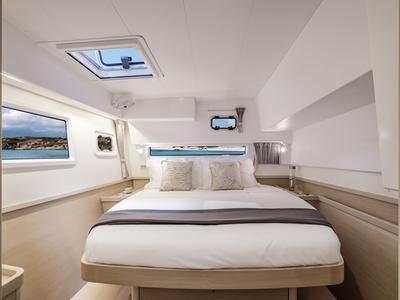 Cabin on Alas, a Lagoon 42 catamaran at Parikia, Greece