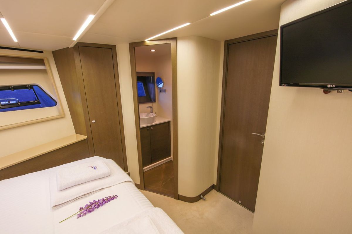Cabin on Journey, a Numarine 62 Flybridge yacht at Fethiye, Turkey