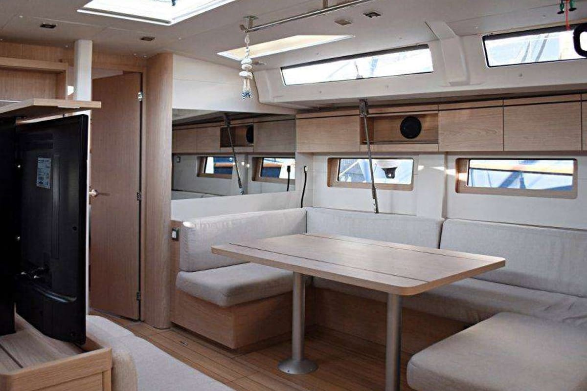 Psari, a Beneteau Oceanis 51.1 sailboat at Mykonos, Greece