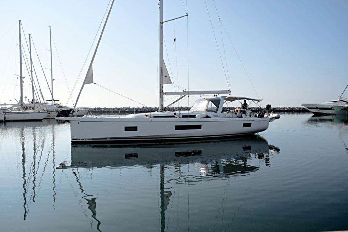 Psari, a Beneteau Oceanis 51.1 sailboat at Mykonos, Greece