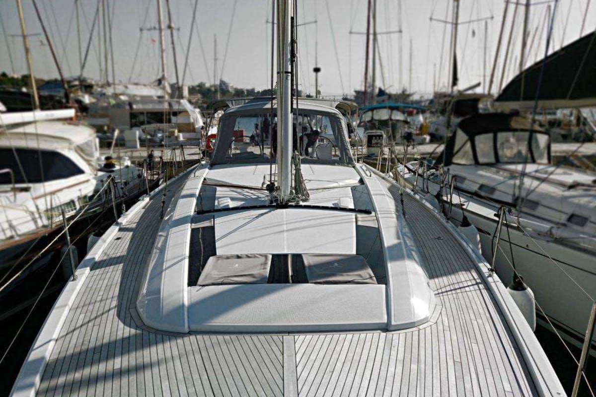Psari, a Beneteau Oceanis 51.1 sailboat at Mykonos, Greece