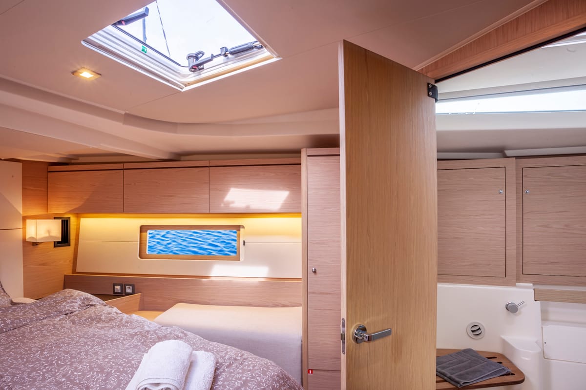 Psari, a Beneteau Oceanis 51.1 sailboat at Mykonos, Greece