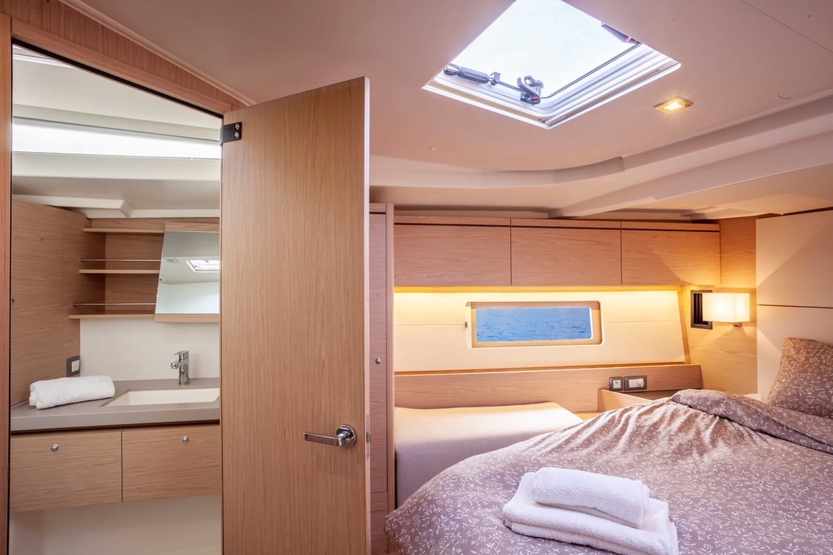 Psari, a Beneteau Oceanis 51.1 sailboat at Mykonos, Greece