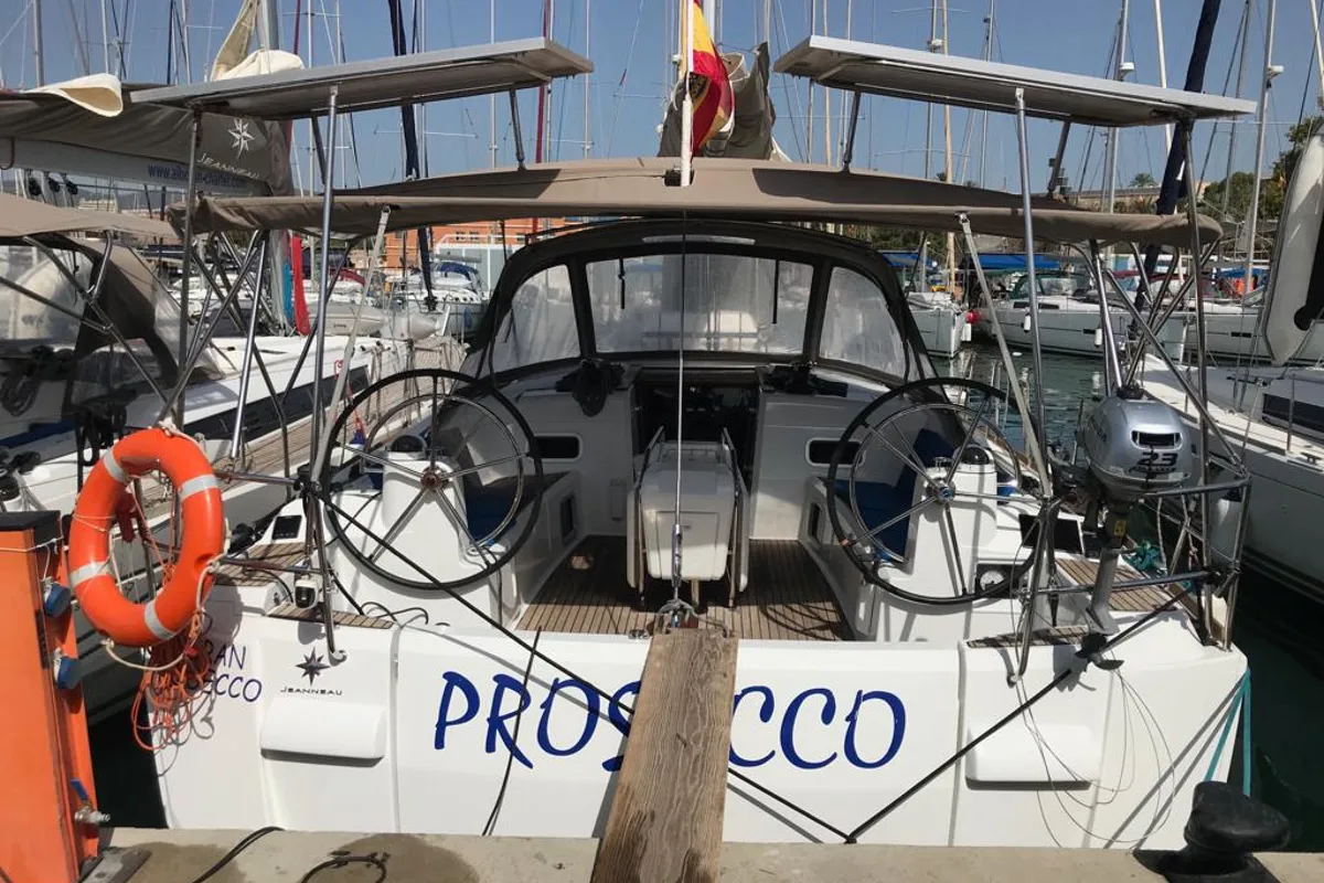 Cockpit of Alboran Prosecco (Azores), a Jeanneau Sun Odyssey 519 sailboat at Horta, Portugal