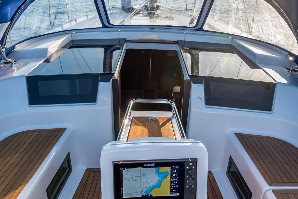 Cockpit of Elba, a Hanse Yachts Hanse 418 sailboat at Općina Medulin, Croatia