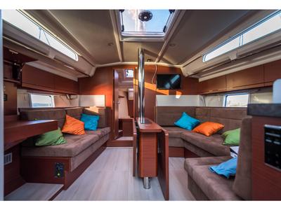 Salon of Elba, a Hanse Yachts Hanse 418 sailboat at Općina Medulin, Croatia