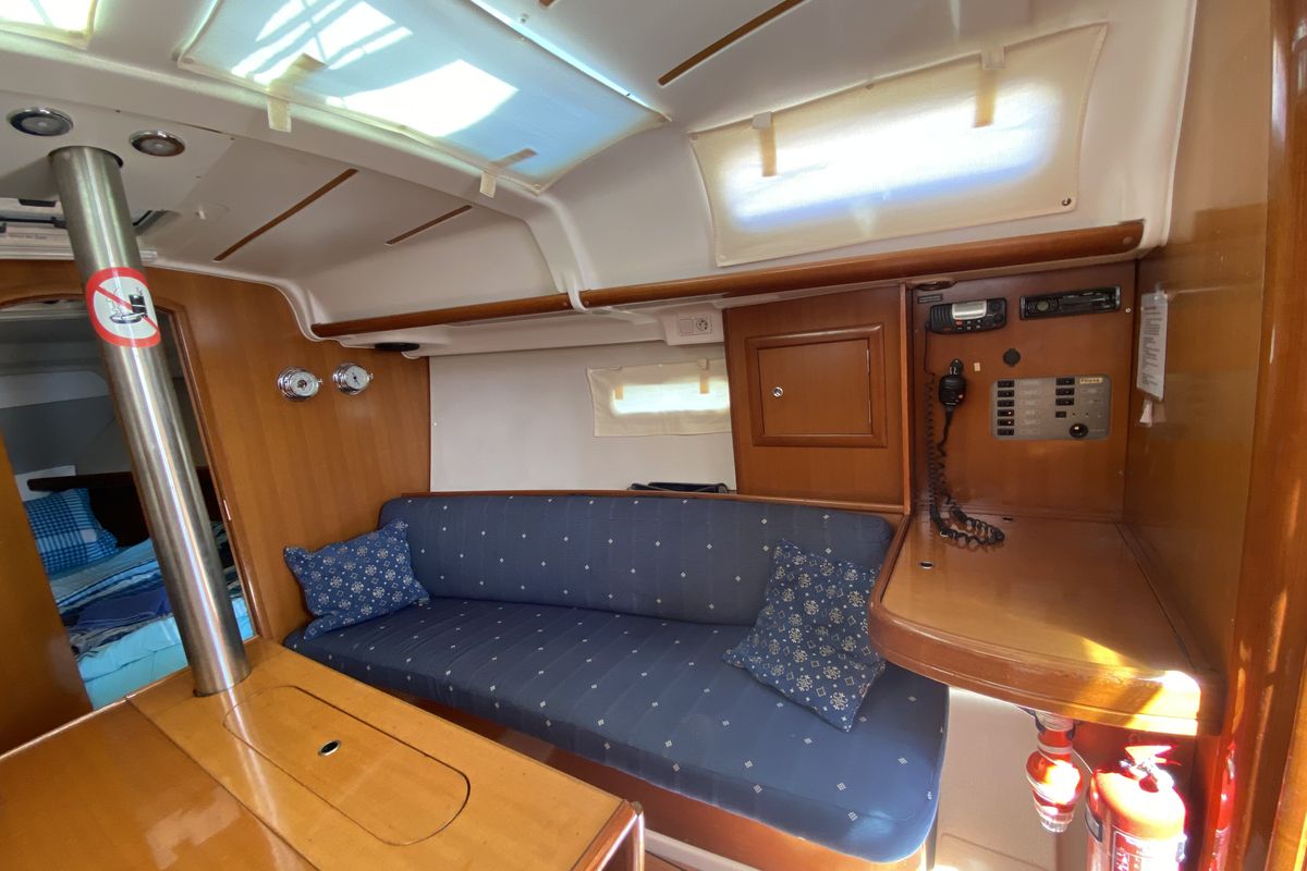 Salon of Zippy, a Beneteau Oceanis 323 sailboat at Fethiye, Turkey