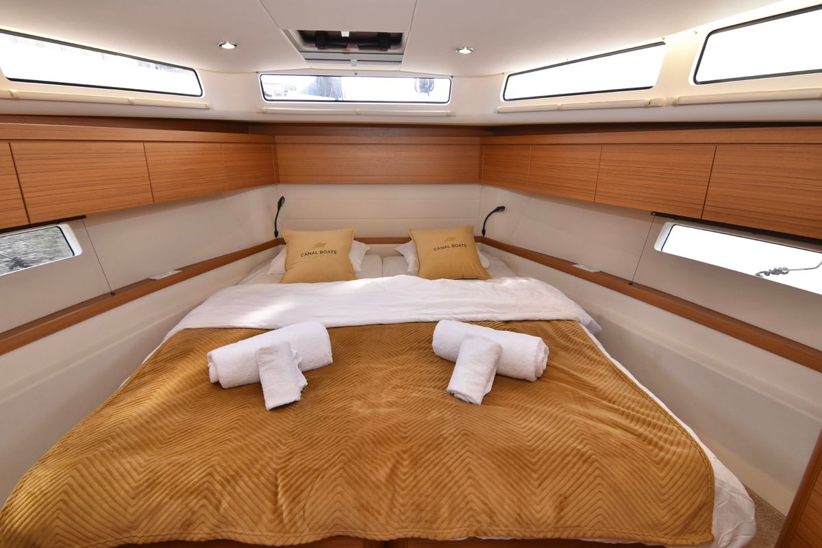 Cabin on Porsgrunn, a Greenline 39 yacht at Porsgrunn, Norway