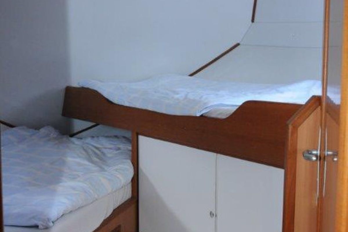 Cabin on Schumann, a Gulet Tarpon 42 N motorboat at Lübz, Germany