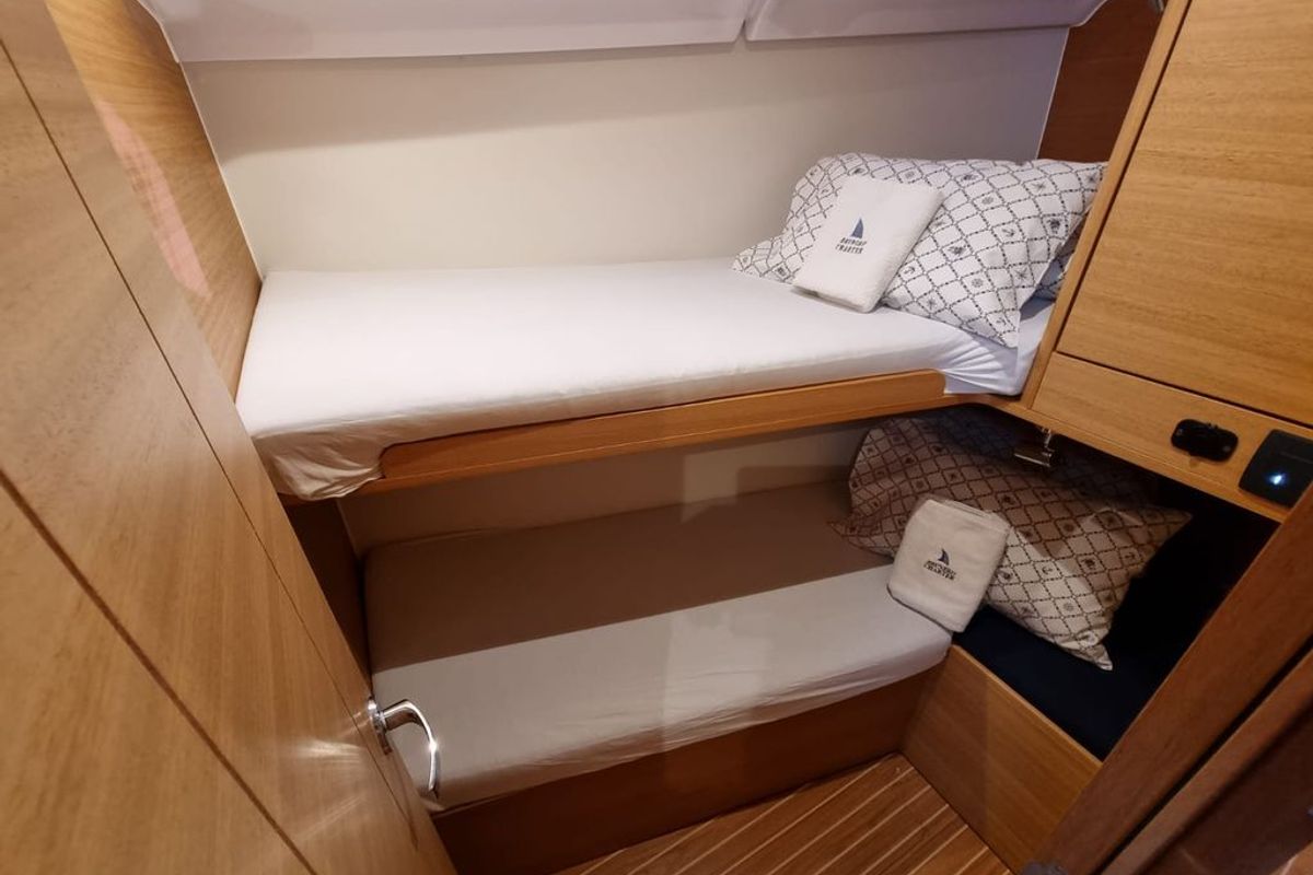 Cabin on Linea Uno, a Elan Impression 45.1 sailboat at Zadar, Croatia