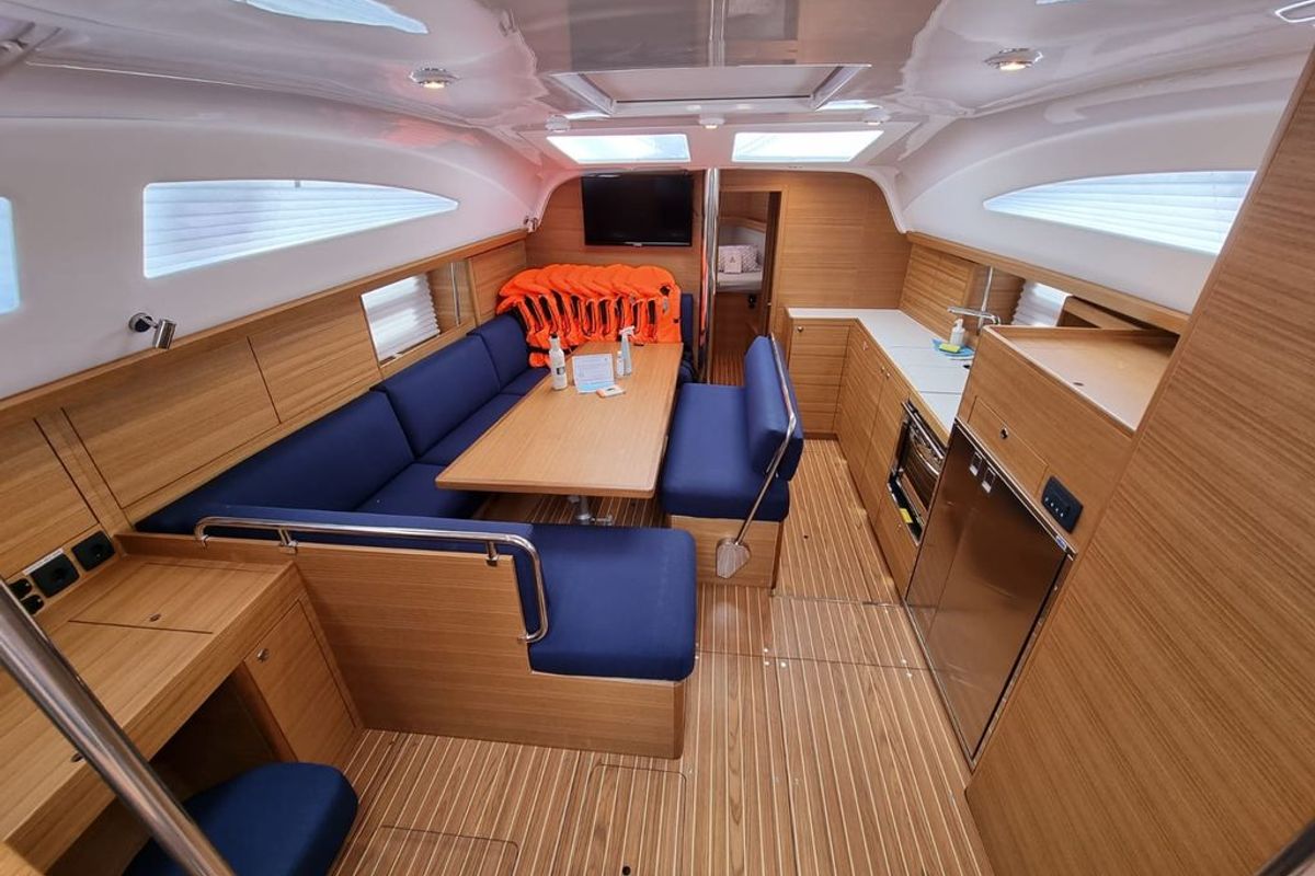 Salon of Linea Uno, a Elan Impression 45.1 sailboat at Zadar, Croatia
