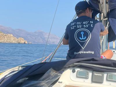 Deck of Cami 3, a Hunter Marine Hunter 320 sailboat at Castellammare del Golfo, Italy
