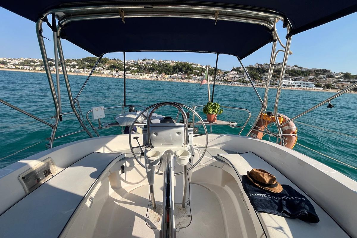 Cockpit of Cami 3, a Hunter Marine Hunter 320 sailboat at Castellammare del Golfo, Italy