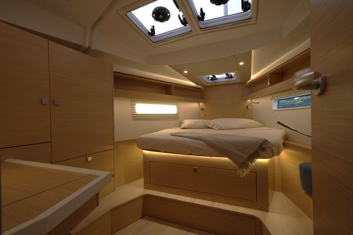 Cabin on El Diablo, a Hanse Yachts Hanse 410 sailboat at Rosignano Solvay, Italy