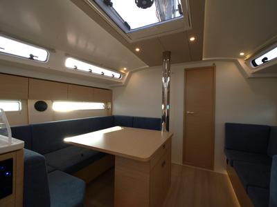 Salon of El Diablo, a Hanse Yachts Hanse 410 sailboat at Rosignano Solvay, Italy