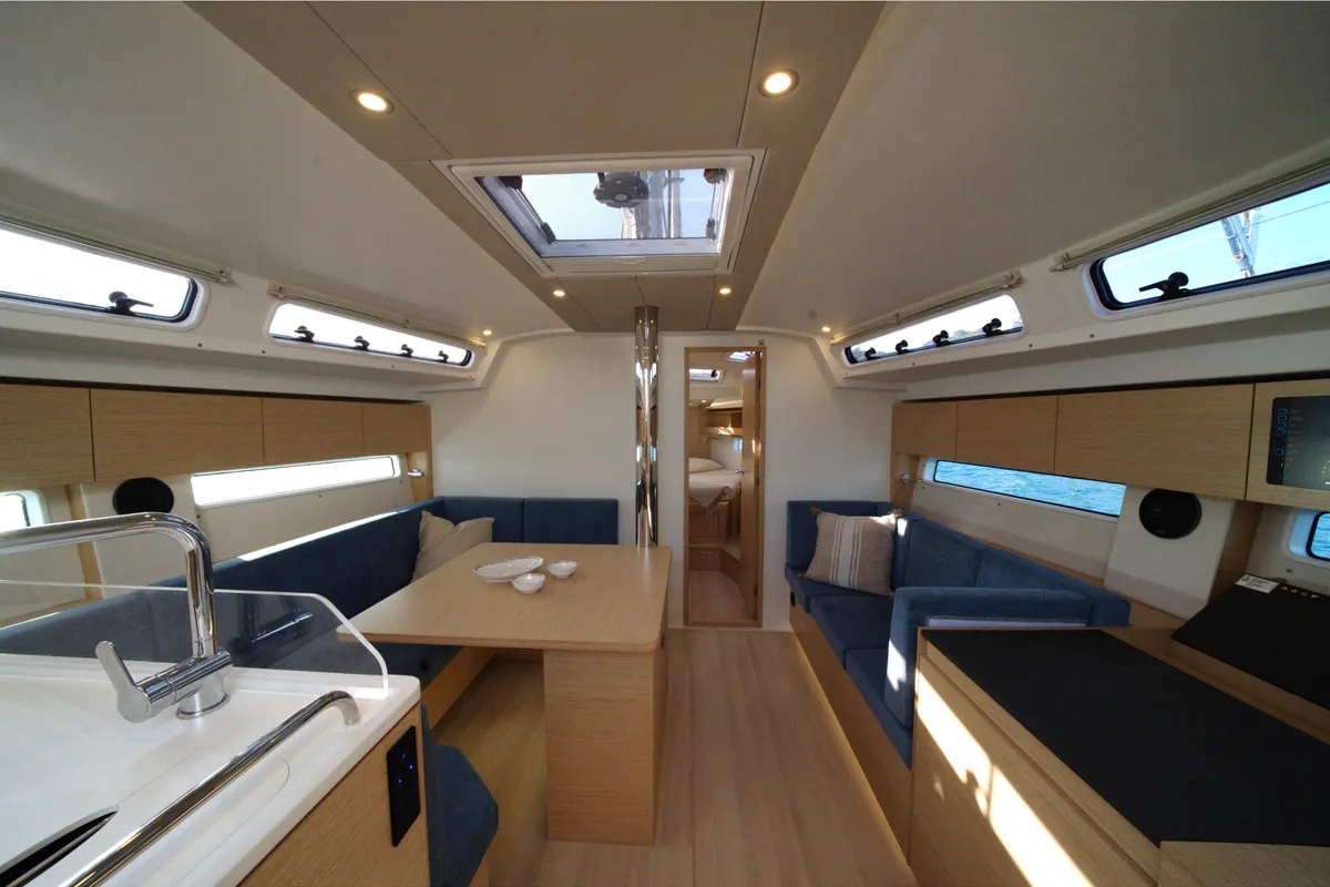 Salon of El Diablo, a Hanse Yachts Hanse 410 sailboat at Rosignano Solvay, Italy