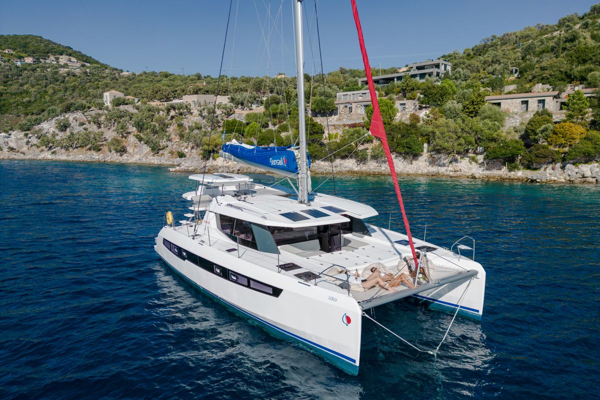 Exterior view of Sunsail 454L Classic, a Leopard 45 catamaran at Central Abaco, Bahamas