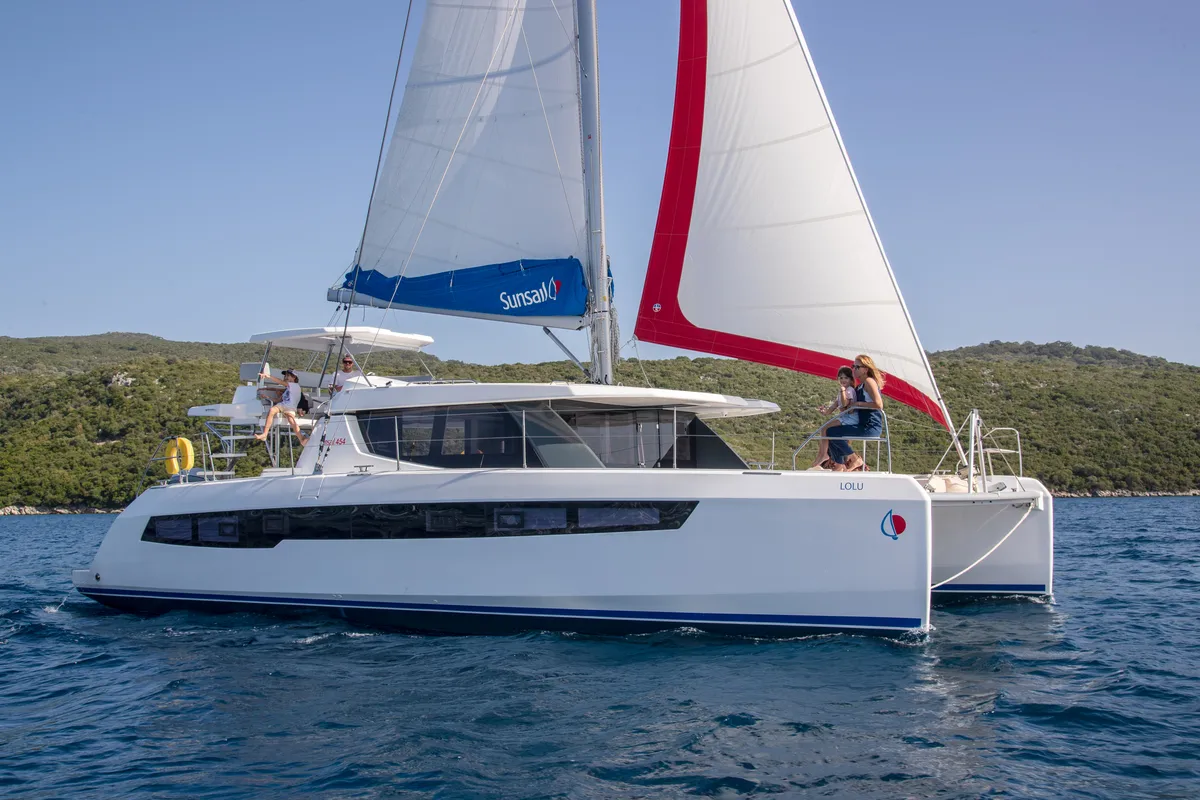Exterior view of Sunsail 454L Classic, a Leopard 45 catamaran at Central Abaco, Bahamas