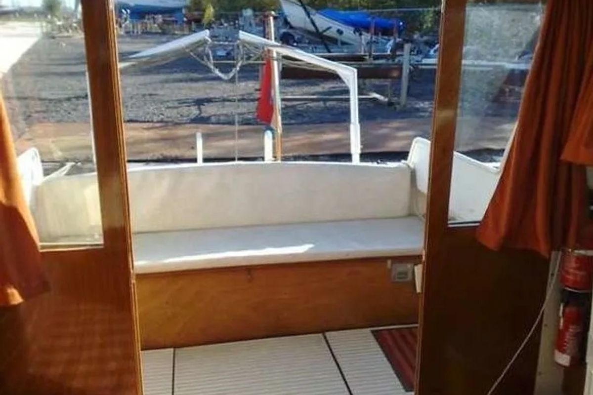 Salon of Inyol, a Gulet Excellent 900 motorboat at Woudsend, Netherlands