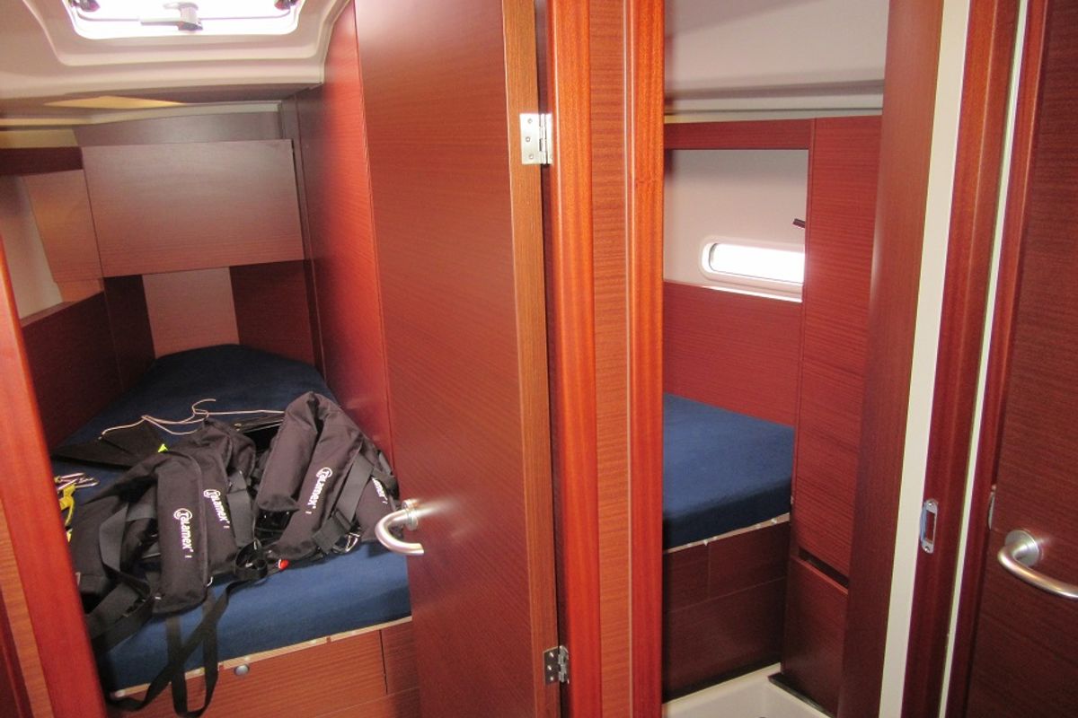 Cabin on Seven, a Hanse Yachts Hanse 458 sailboat at Fisksätra, Sweden
