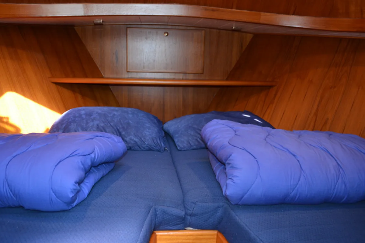 Cabin on Drait 82, a De Drait Bravoure 34 motorboat at Woudsend, Netherlands