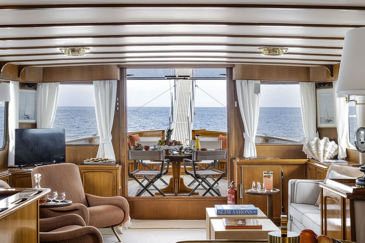 Salon of Five Angels - Motor yacht, a Gulet Motoryacht yacht at Castellammare di Stabia, Italy
